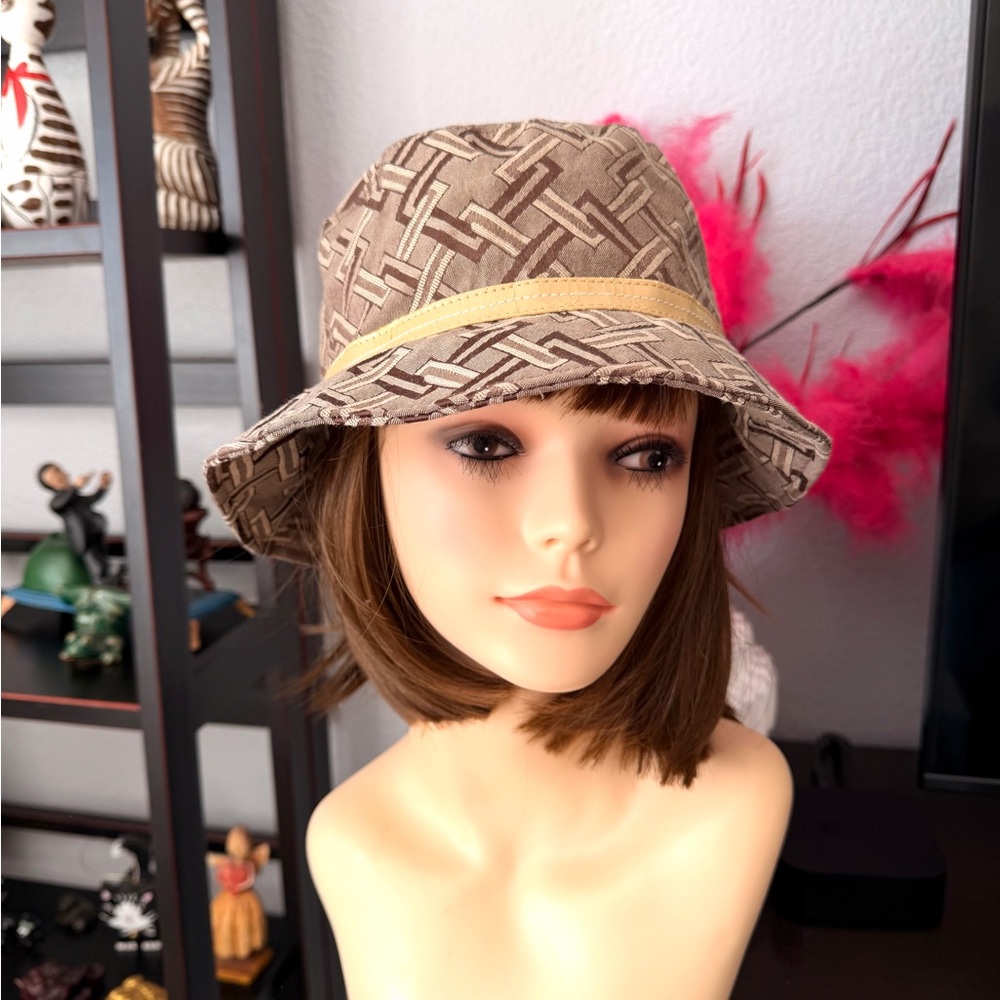 Jaclyn Smith Tan and Brown Patterned Bucket Hat